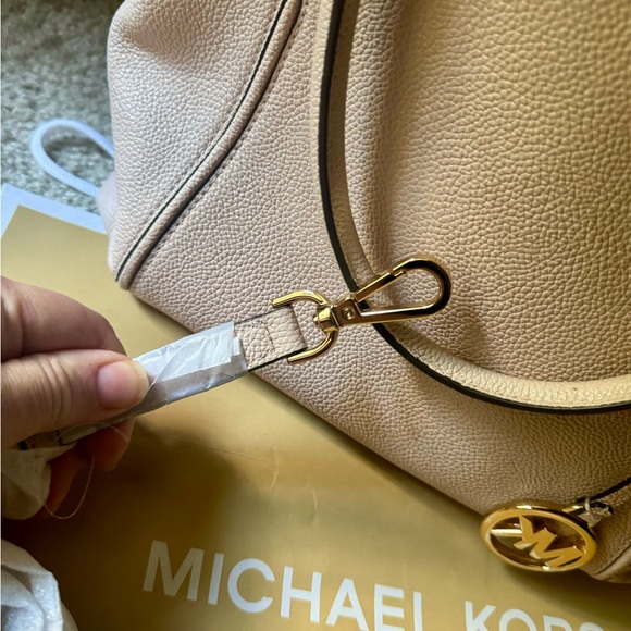 Large Michael Kors Pink Purse - Picture 5 of 12